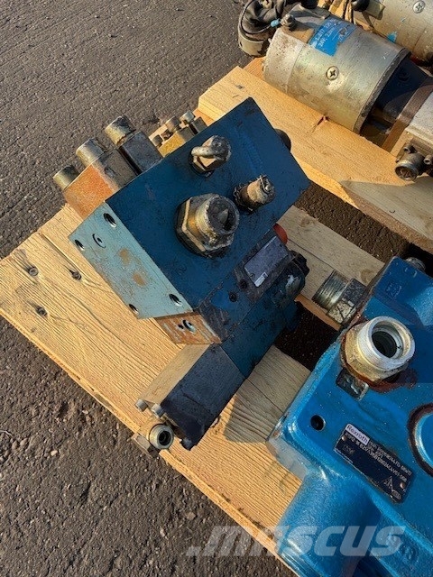 Liebherr L 564 HYDRAULIC PUMP A11V O 130 Hidráulica