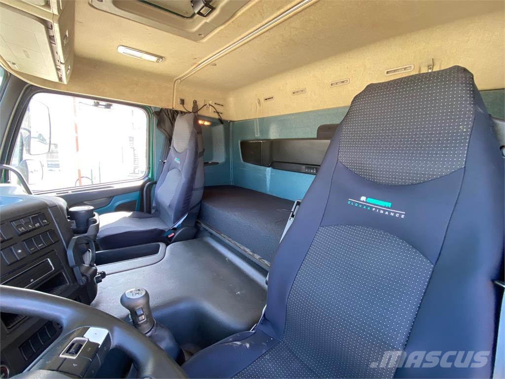 Volvo Iný model VIN 018 شاحنات أشجار