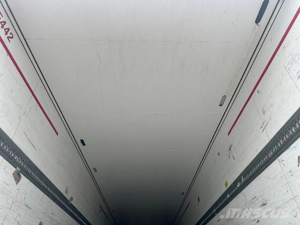 Schmitz Cargobull 3 AXLE CARRIER 1550 D/E Semirimorchi a temperatura controllata