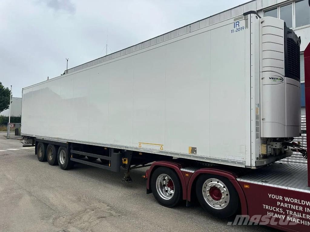 Schmitz Cargobull 3 AXLE CARRIER 1550 D/E Semirimorchi a temperatura controllata