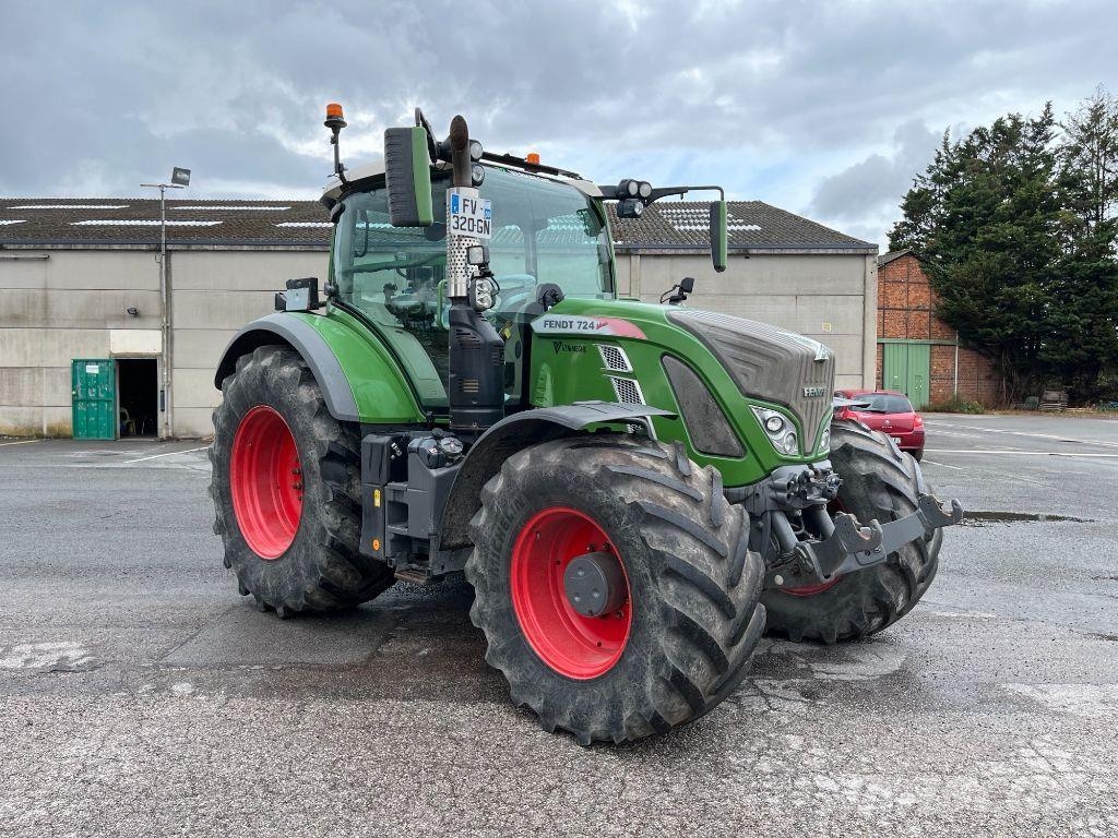 Fendt 724 S4 PROFI + Трактори