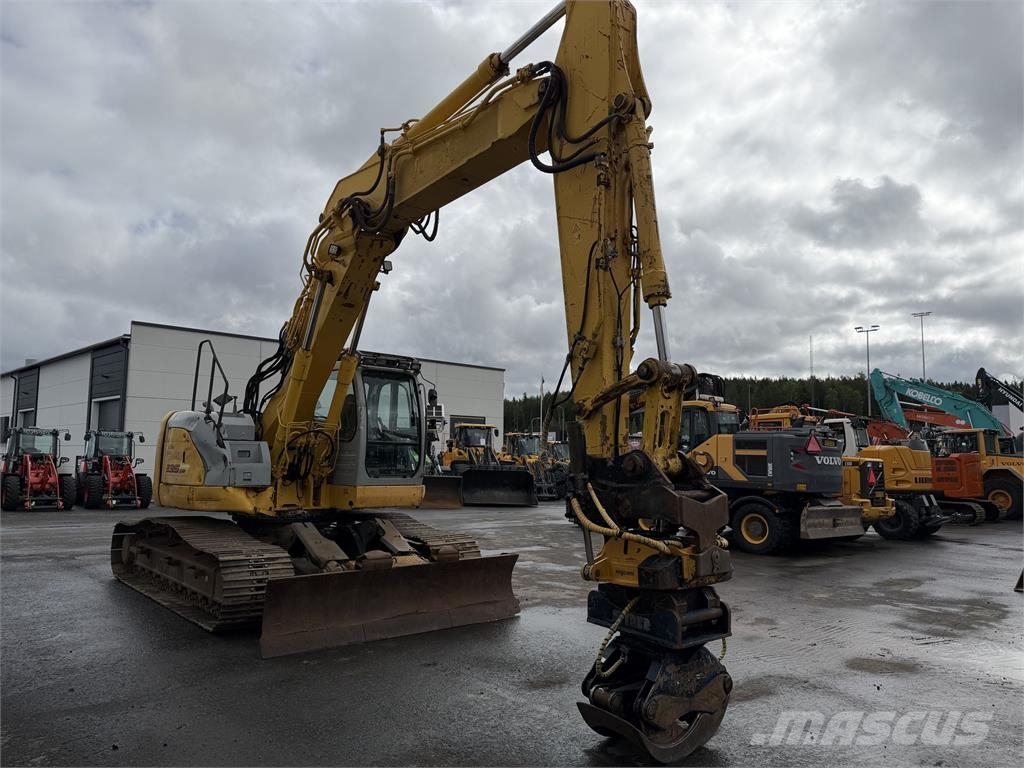 New Holland E235SRLC Гусеничні екскаватори
