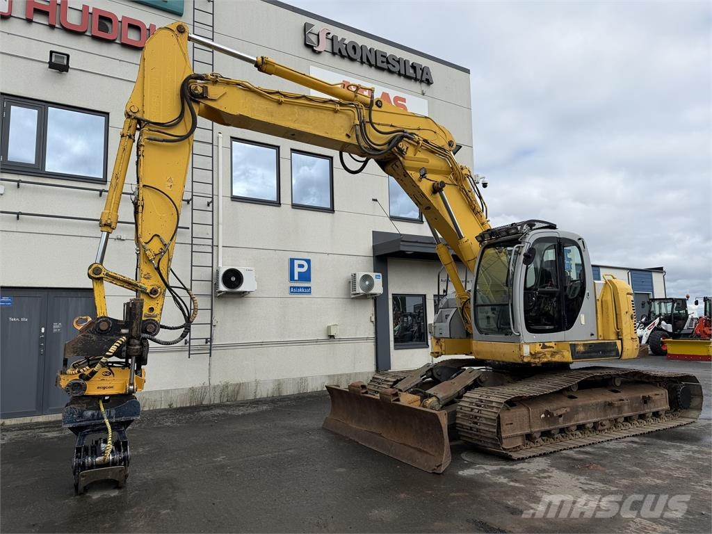 New Holland E235SRLC Гусеничні екскаватори