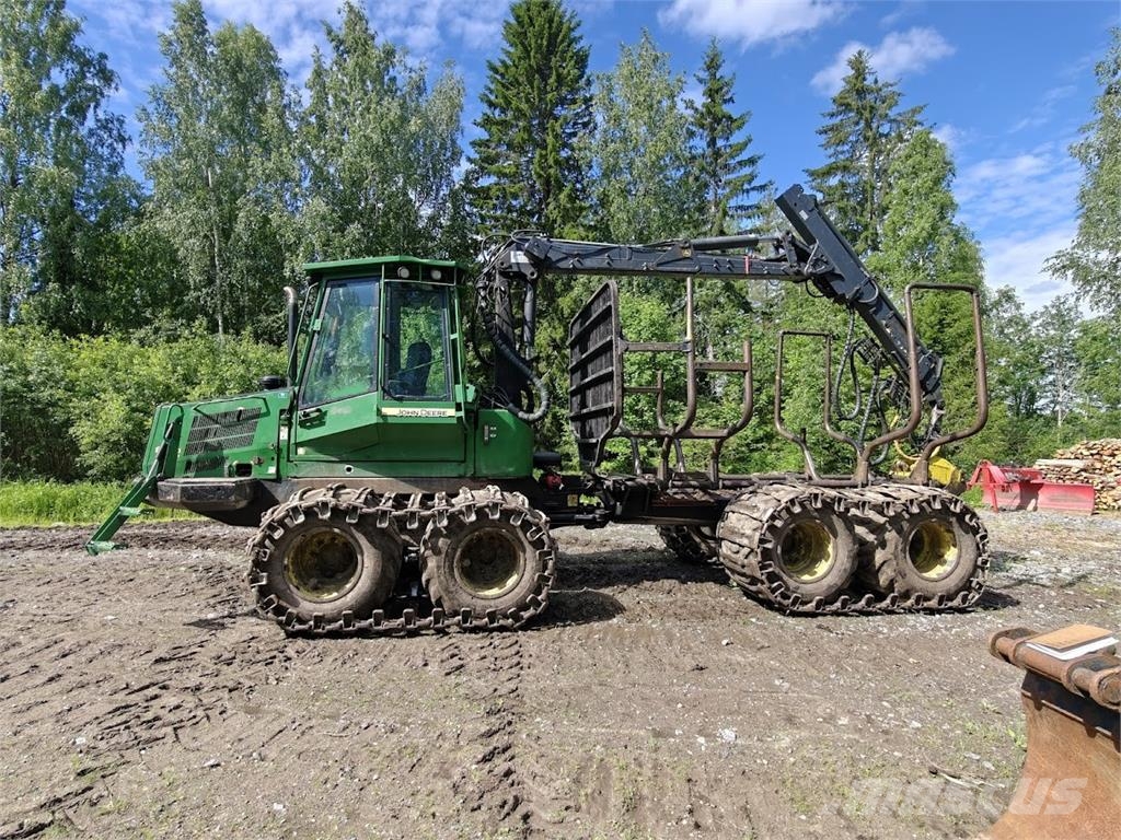 John Deere 810D Forwarder