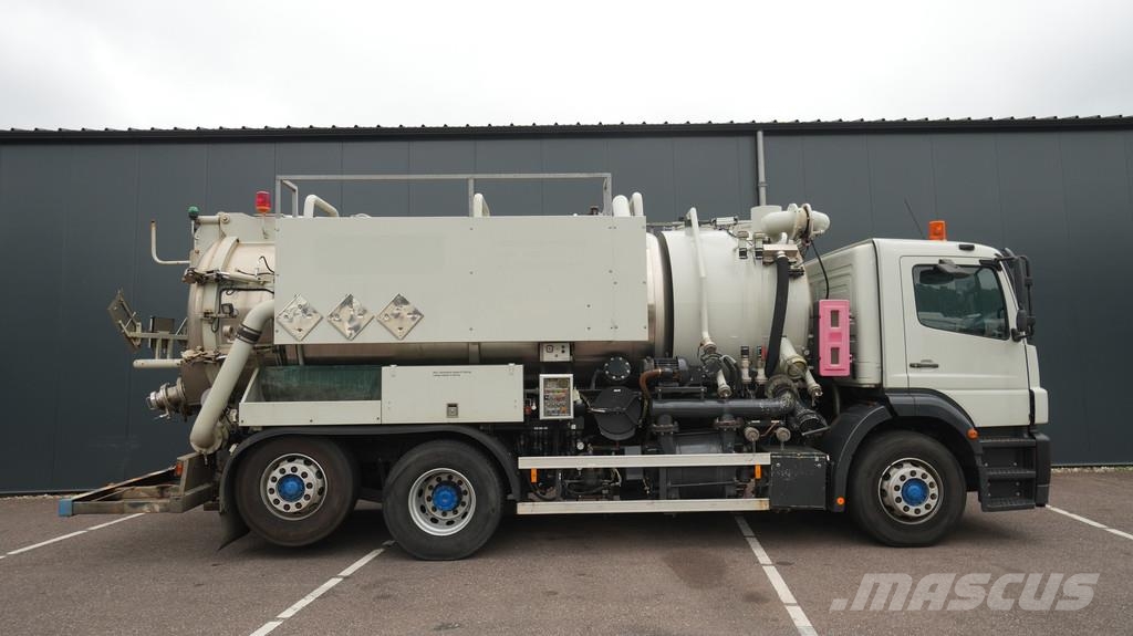 Mercedes-Benz AXOR 2728 6x2 vacuum suck and pressure tank 206.70 شاحنات مزدوجة / خلخلة