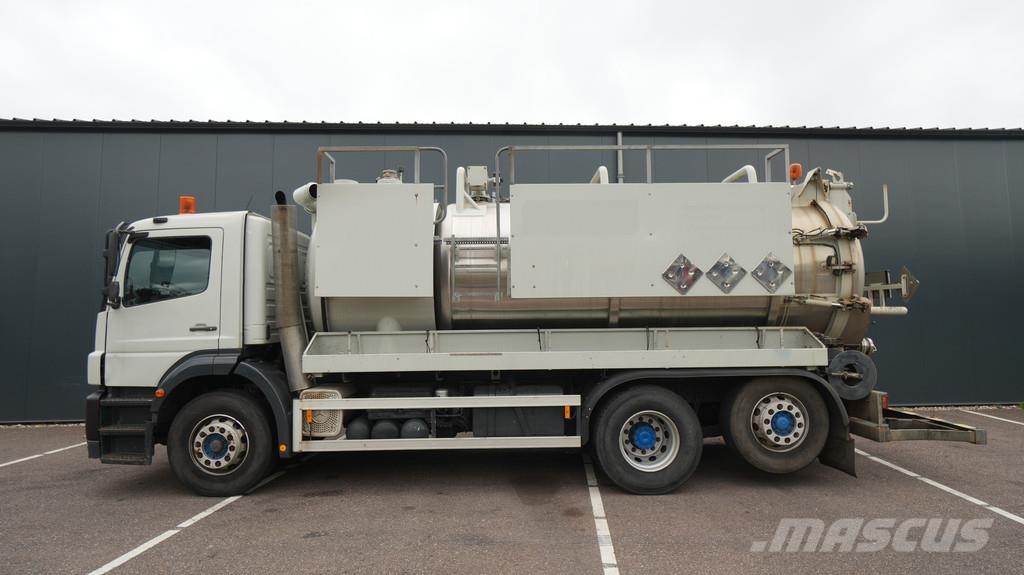 Mercedes-Benz AXOR 2728 6x2 vacuum suck and pressure tank 206.70 شاحنات مزدوجة / خلخلة