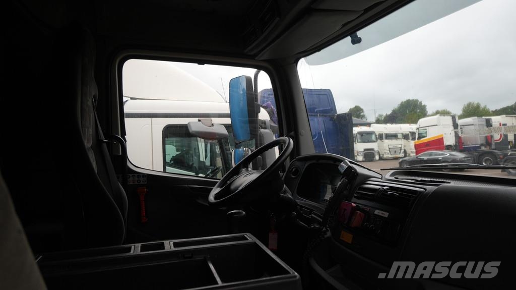 Mercedes-Benz AXOR 2728 6x2 vacuum suck and pressure tank 206.70 شاحنات مزدوجة / خلخلة