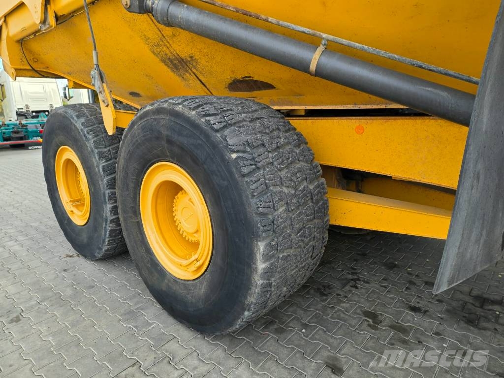 Volvo A30 G 연결식 홀러