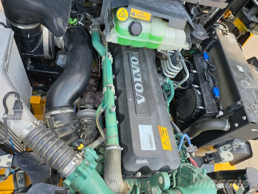 Volvo A30 G 연결식 홀러