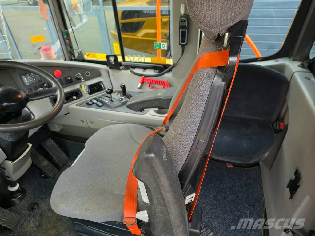 Volvo A30 G 연결식 홀러