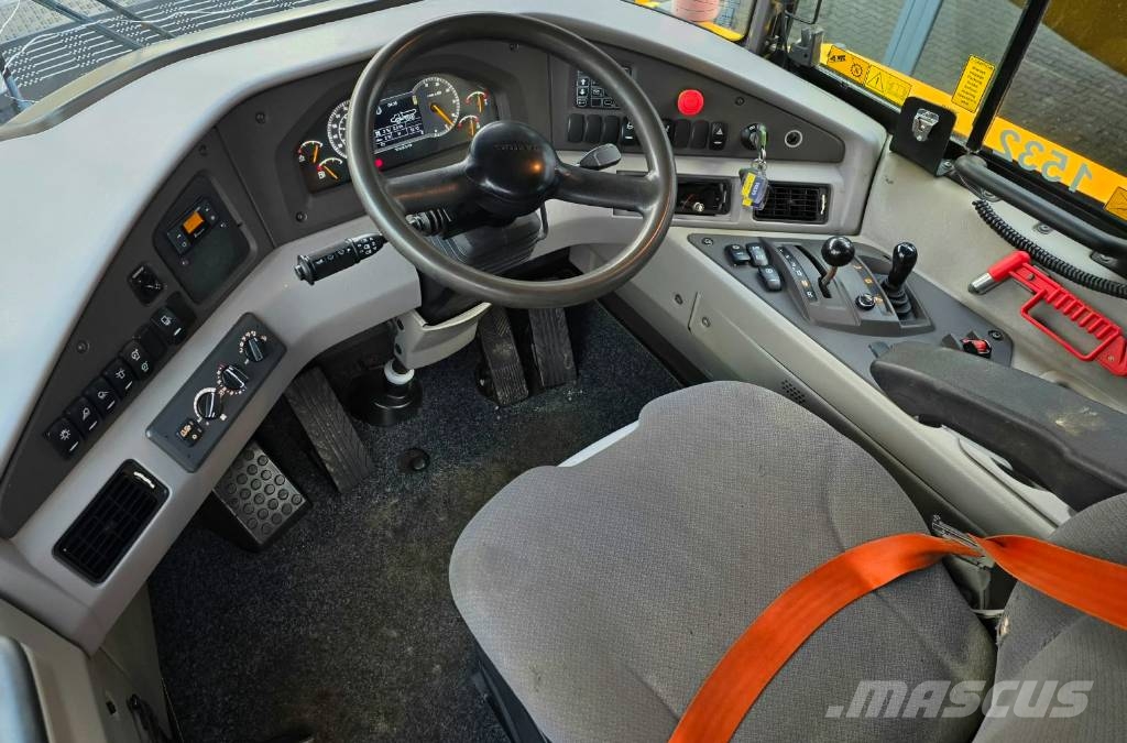 Volvo A30 G 연결식 홀러