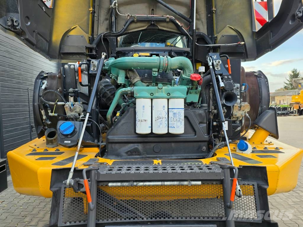 Volvo A30 G 연결식 홀러