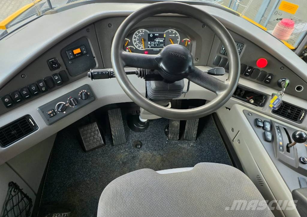 Volvo A30 G 연결식 홀러
