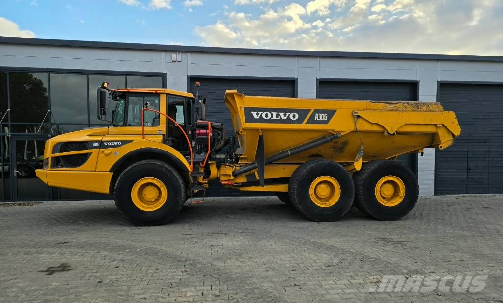 Volvo A30 G 연결식 홀러