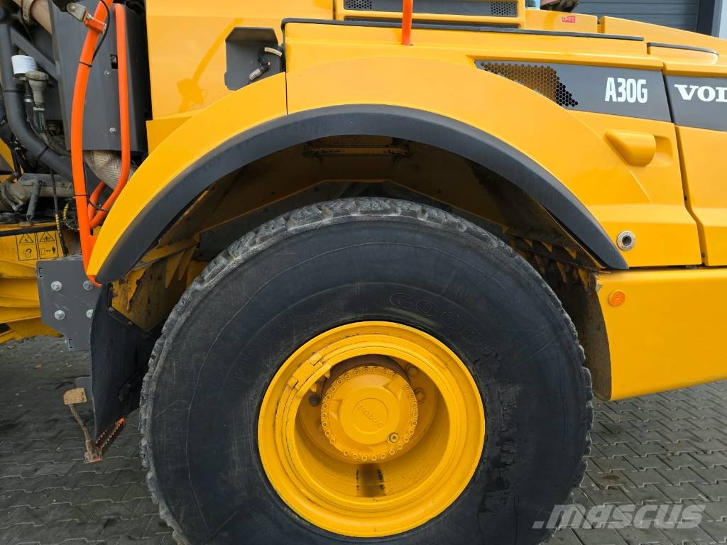 Volvo A30 G 연결식 홀러