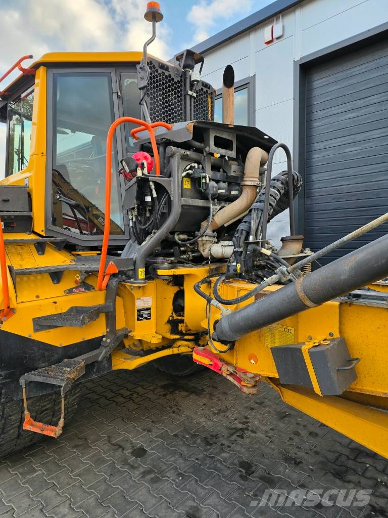 Volvo A30 G 연결식 홀러