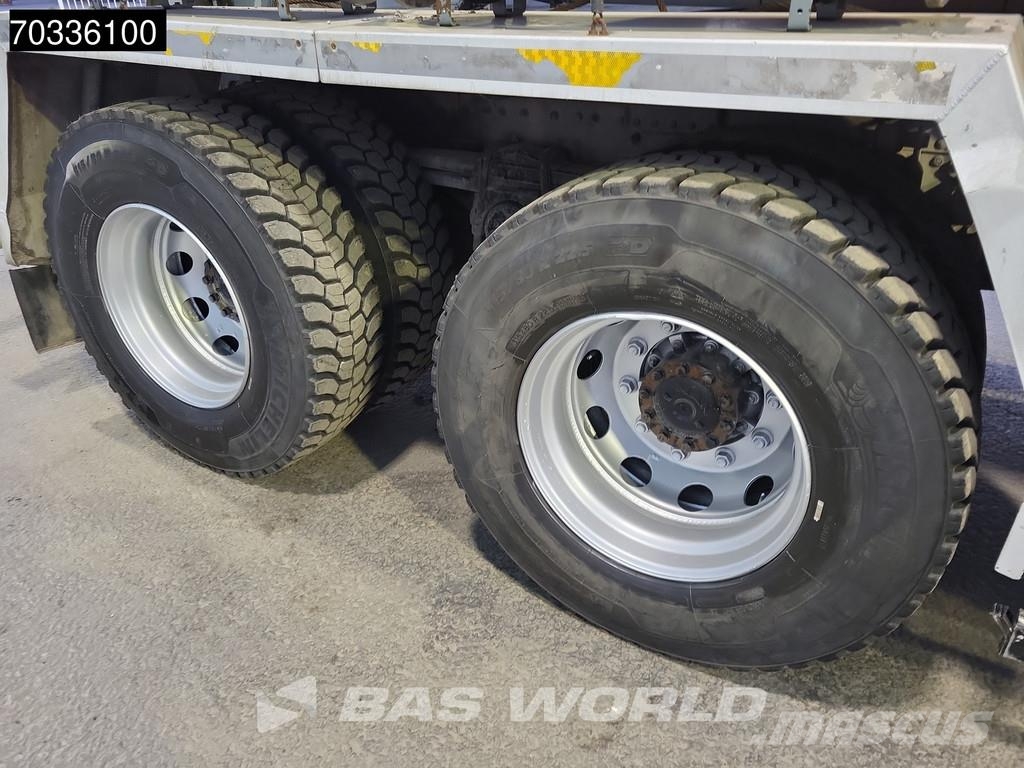 MAN TGS 32.400 8X4 9m3 mixer Steel suspension Manual E Betonmixers en pompen