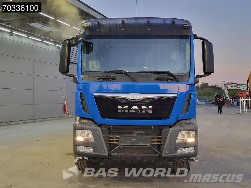 MAN TGS 32.400 8X4 9m3 mixer Steel suspension Manual E Betonmixers en pompen