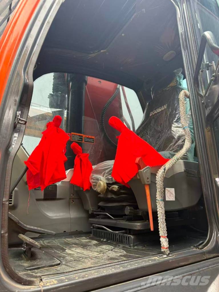 Doosan DX 225 Raupenbagger