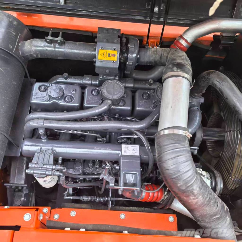 Doosan DX 225 Raupenbagger