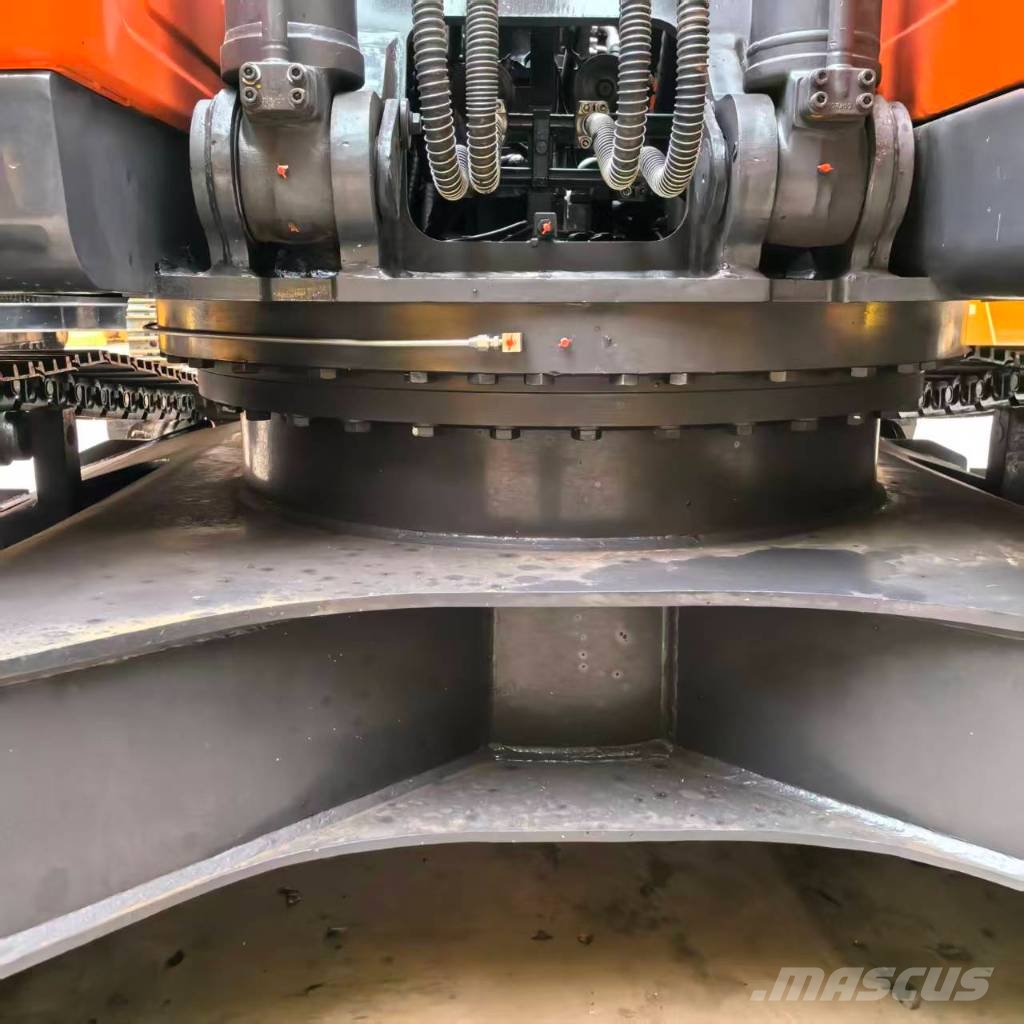 Doosan DX 225 Raupenbagger