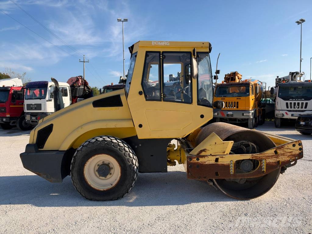 Bomag BW 177 D-4 Egydobos hengerek