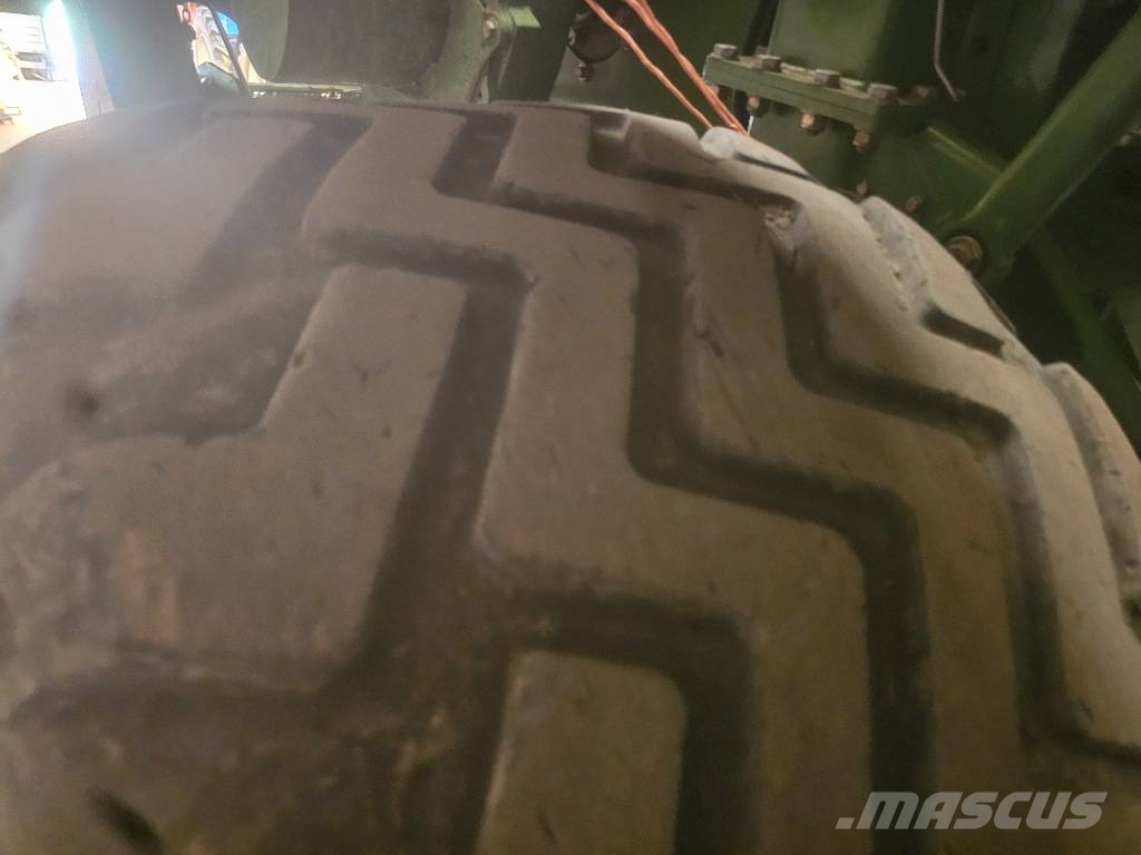 Krone Big Pack 4x4 Kanttipaalaimet
