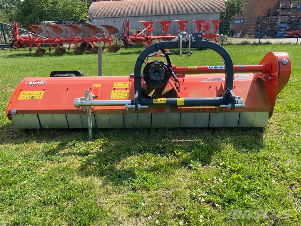 Kuhn BKE 250 معدات العناية بالأرض - غير ذلك
