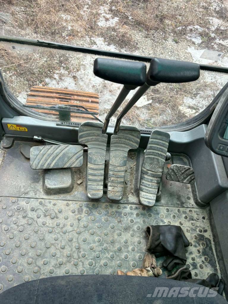Volvo EC 290 B LC Pelle sur chenilles