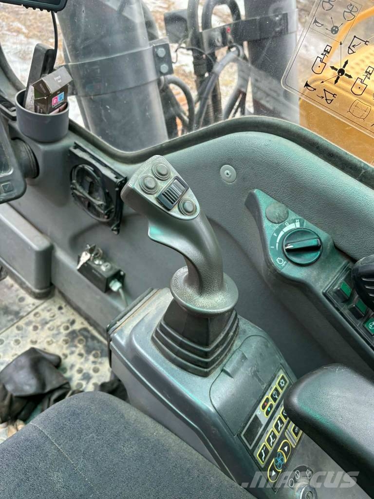 Volvo EC 290 B LC Pelle sur chenilles