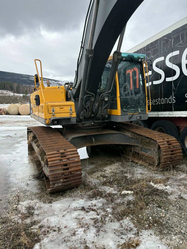 Volvo EC 290 B LC Pelle sur chenilles