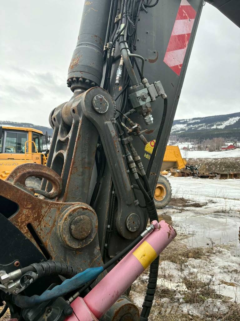 Volvo EC 290 B LC Pelle sur chenilles