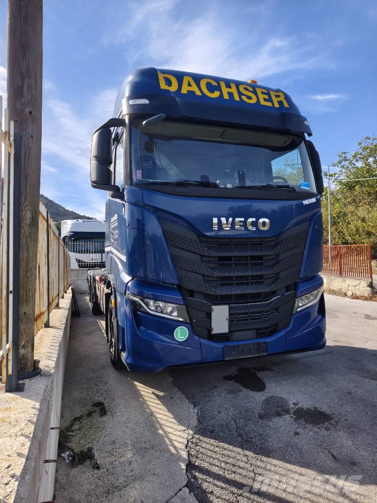 Iveco X-WAY 460 Trasportatore per veicoli