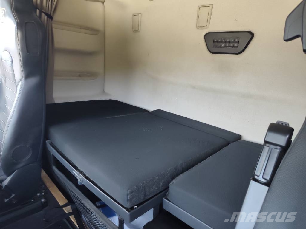 Iveco X-WAY 460 Trasportatore per veicoli