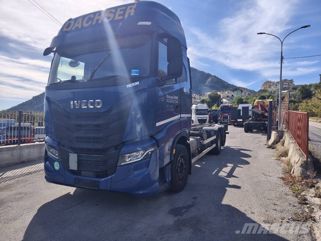 Iveco X-WAY 460 Trasportatore per veicoli