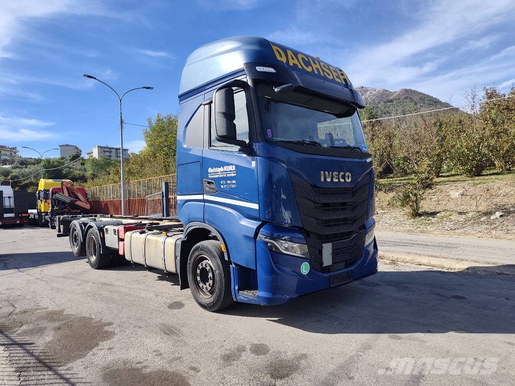 Iveco X-WAY 460 Trasportatore per veicoli