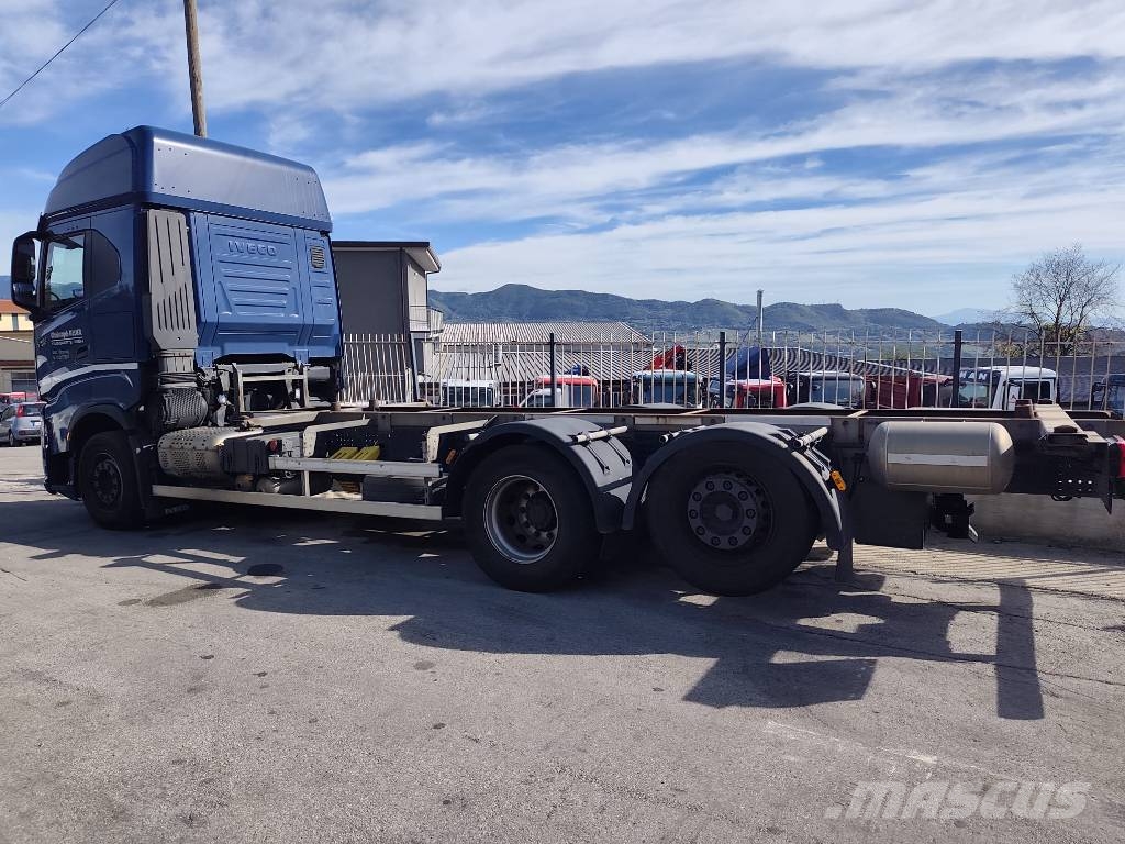 Iveco X-WAY 460 Trasportatore per veicoli