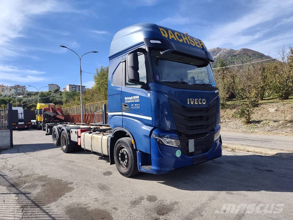 Iveco X-WAY 460 Trasportatore per veicoli