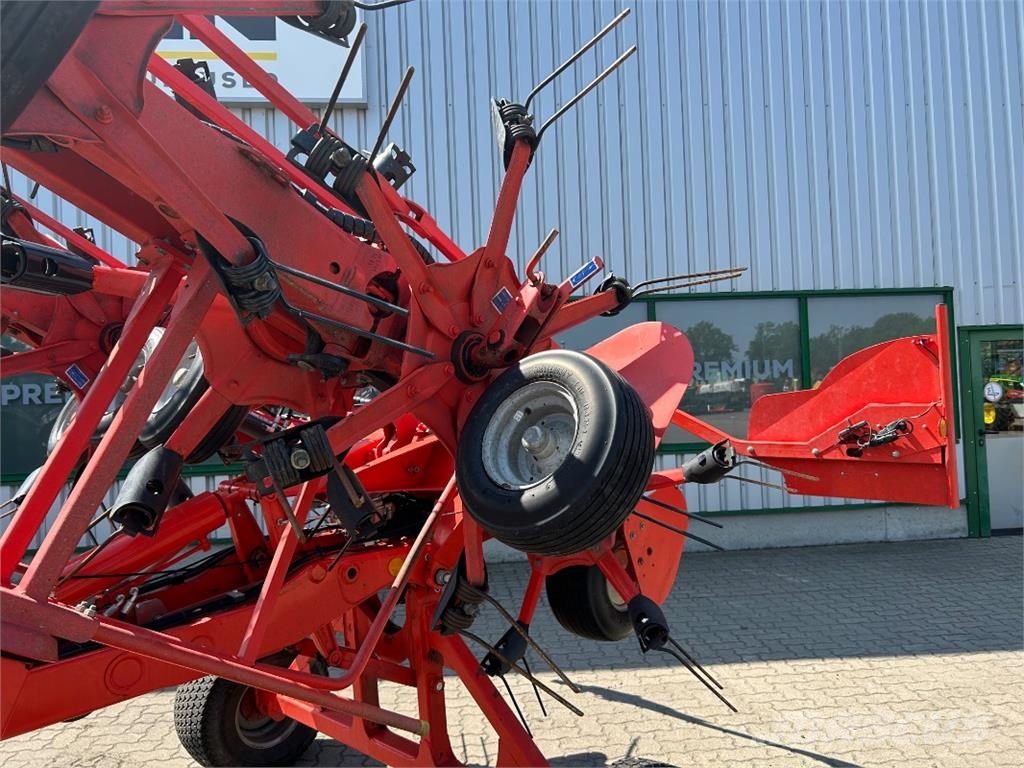 Kuhn GF 10803 T مكابس وميبسات التبن