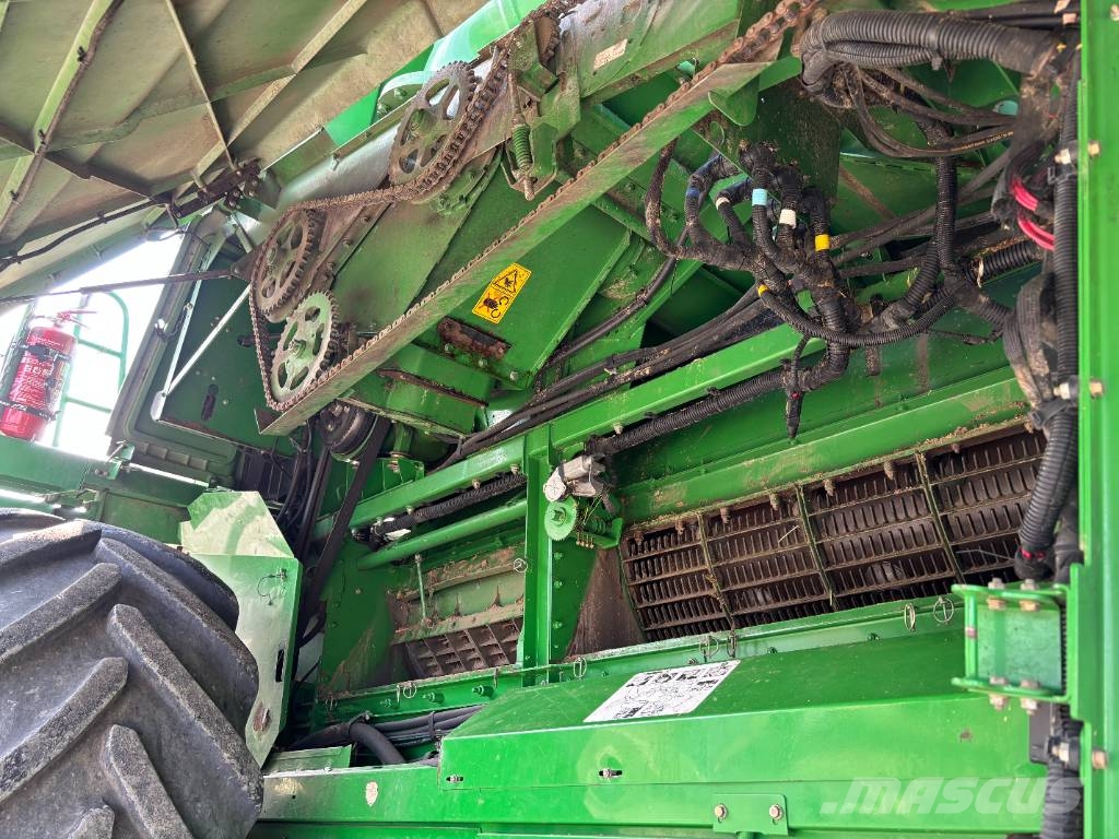 John Deere S 680 i Kombájnok