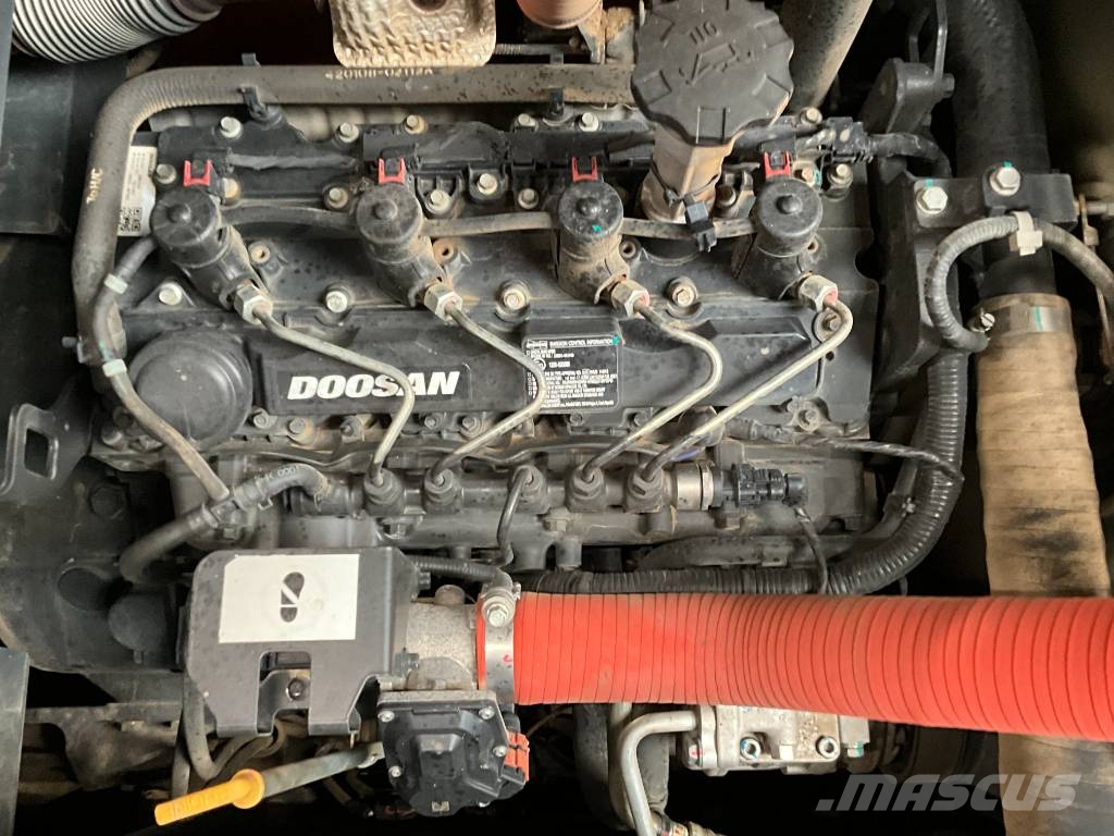 Doosan DX 140 LC-7 حفارات زحافة
