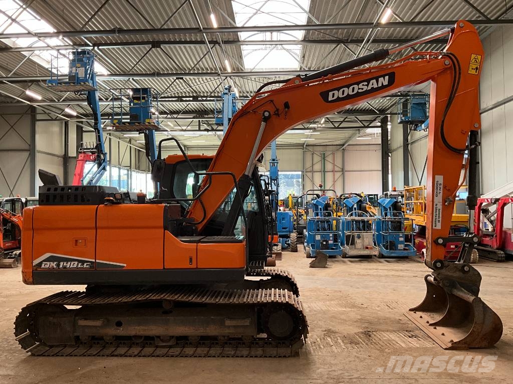 Doosan DX 140 LC-7 حفارات زحافة
