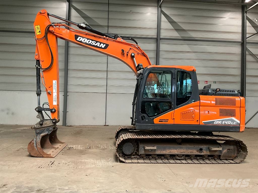 Doosan DX 140 LC-7 حفارات زحافة