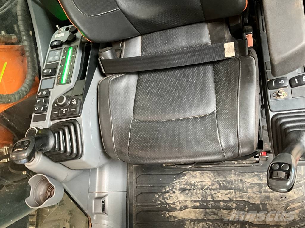 Doosan DX 140 LC-7 حفارات زحافة