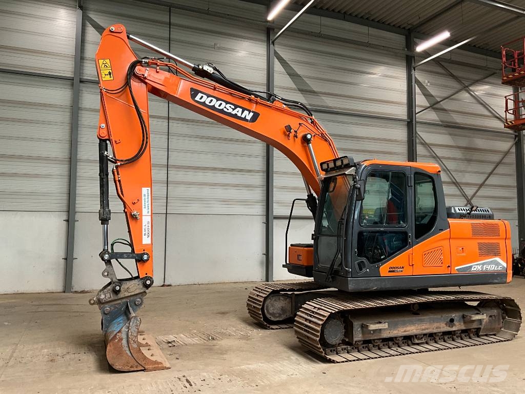 Doosan DX 140 LC-7 حفارات زحافة