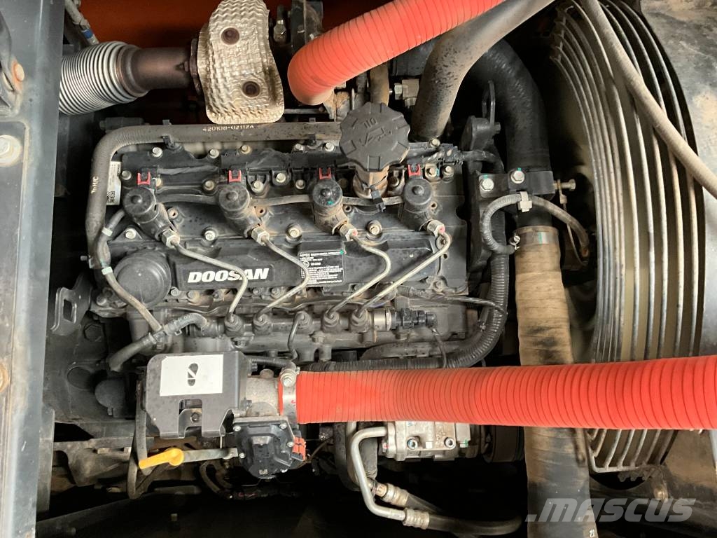 Doosan DX 140 LC-7 حفارات زحافة