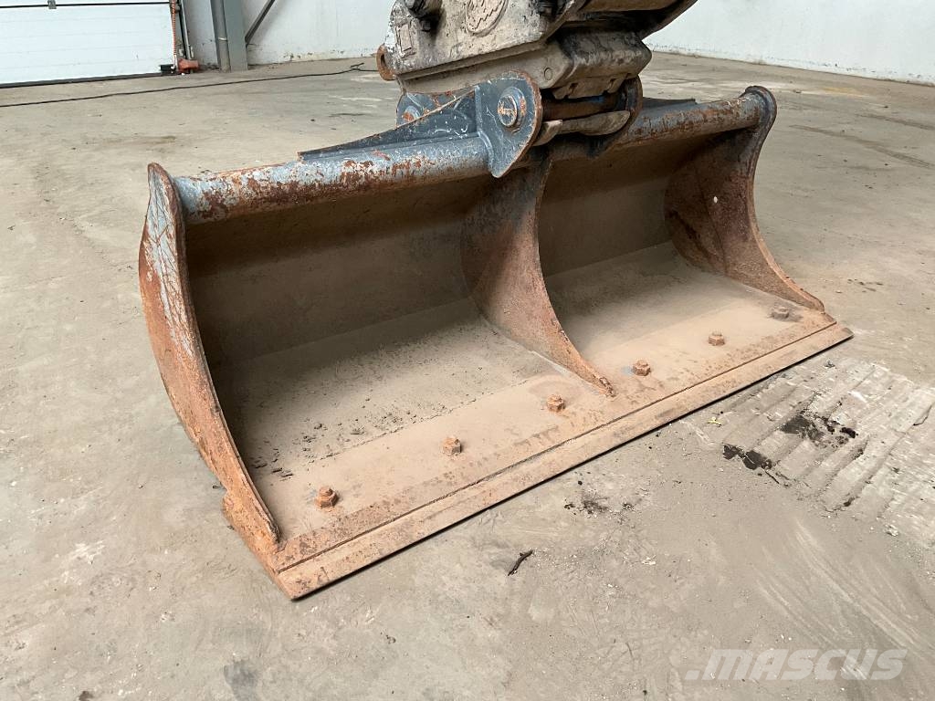 Doosan DX 140 LC-7 حفارات زحافة