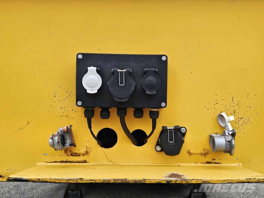 EKW KUIP / LOWBED / STEERING AXLE / TIEFBETT نصف مقطورة مسطحة منخفضة