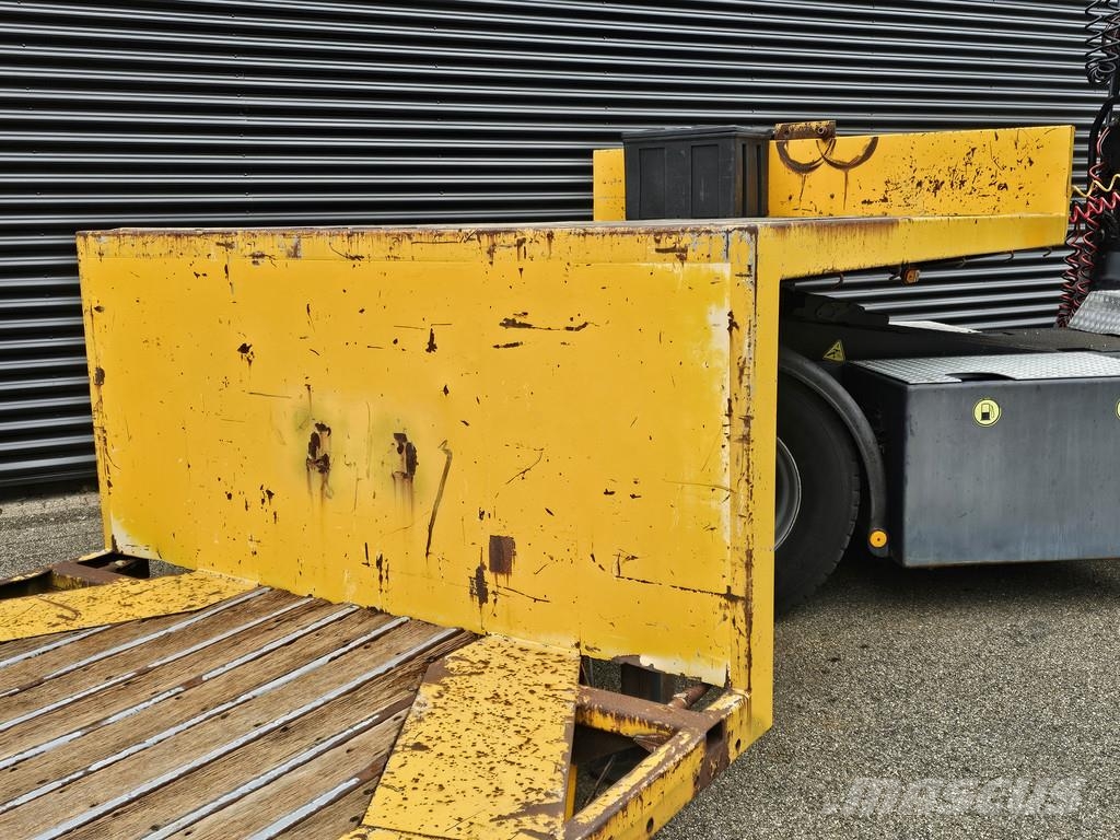 EKW KUIP / LOWBED / STEERING AXLE / TIEFBETT نصف مقطورة مسطحة منخفضة