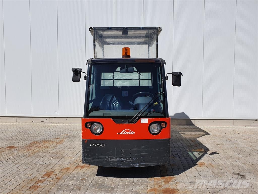 Linde P250 Bugsertruck